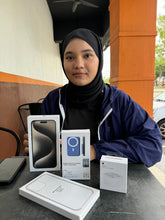 Load image into Gallery viewer, Apple iPhone - Ansuran Bulanan - Beli Sekarang Bayar Kemudian
Pelan Ansuran EasyPay Kad Debit - Cara Lebih Bijak Untuk Membuat Bayaran Bagi Pembelian Yang Anda Benar-Benar Inginkan
Tanpa Deposit, Tanpa Kad Credit
Beli Apa-Apa* Sahaja, Di Mana-Mana Jual
Nikmati Tempoh Ansuran Daripada 12, 24 Dan 36 Bulan
Pelan Ansuran Hanya Boleh Digunakan Untuk Urusan Pembelian Seperti Telefon Bimbit, Kamera, Aksesori Kereta, Komputer, Alatan Elektronik & Elektrik, GPS, Optik, Produk Kecantikan & Kesihatan, Kelengkapan Rum