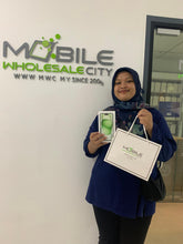 Load image into Gallery viewer, Pelan Ansuran EasyPay Kad Debit - Cara Lebih Bijak Untuk Membuat Bayaran Bagi Pembelian Yang Anda Benar-Benar Inginkan
Tanpa Deposit, Tanpa Kad Credit
Beli Apa-Apa* Sahaja, Di Mana-Mana Jual
Nikmati Tempoh Ansuran Daripada 12, 24 Dan 36 Bulan
Pelan Ansuran Hanya Boleh Digunakan Untuk Urusan Pembelian Seperti Telefon Bimbit, Kamera, Aksesori Kereta, Komputer, Alatan Elektronik & Elektrik, GPS, Optik, Produk Kecantikan & Kesihatan, Kelengkapan Rumah, Pelancongan & Rekreasi, Jam Tangan Dan Banyak Lagi.