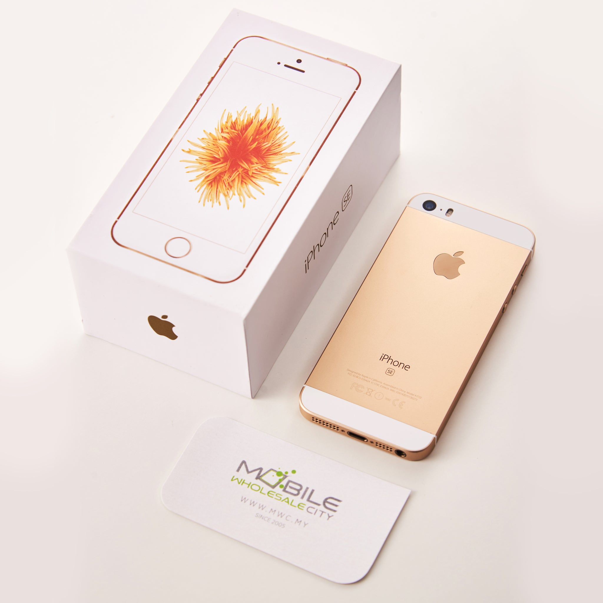 iPhone SE Rose Gold 128 GB UQ mobile